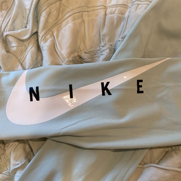 Nike women’s size XS light blue leggings - Picture 2 of 4